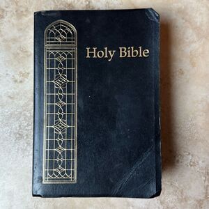Holy Bible King James Version Giant Print Christ’s Words Red Concordance 1611